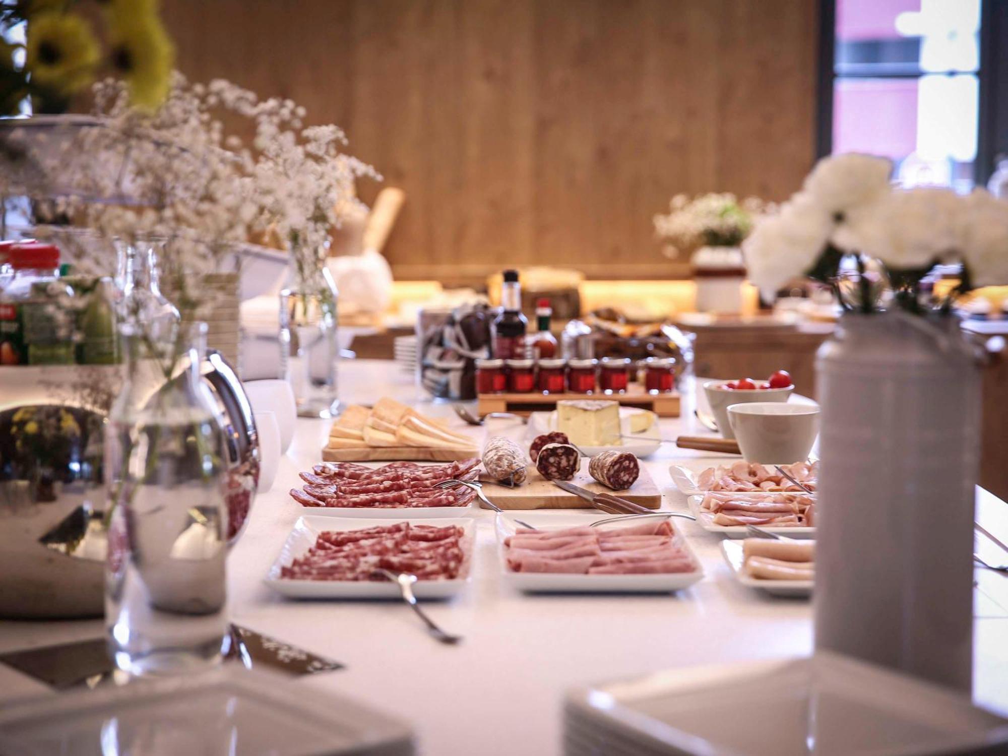 Novotel Saint Brieuc Centre Gare Екстериор снимка